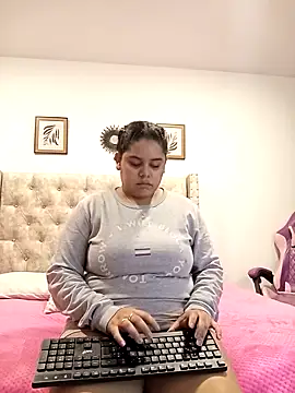Snapshot of Anabelle_00_ chatting on 10-25-25, 04:09 Anabelle 00  online show from 10-25-25, 04:09
