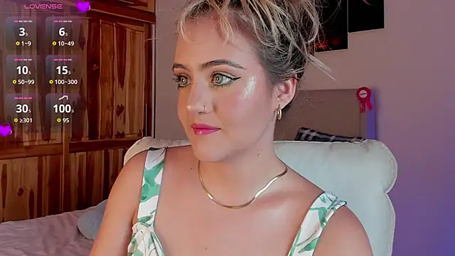 Snapshot of MaryMoon_ chatting on 09-28-25, 09:31 MaryMoon online show from 09-28-25, 09:31