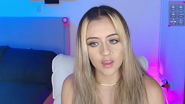 Snapshot of MaryMoon_ chatting on 10-05-25, 09:13 MaryMoon online show from 10-05-25, 09:13