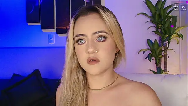 Snapshot of MaryMoon_ chatting on 11-07-25, 12:32 MaryMoon online show from 11-07-25, 12:32