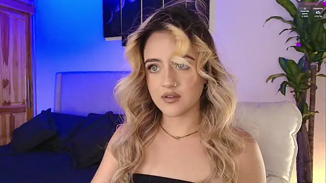 Snapshot of MaryMoon_ chatting on 11-15-25, 09:00 MaryMoon online show from 11-15-25, 09:00