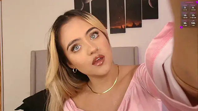 Snapshot of MaryMoon_ chatting on 11-28-25, 10:56 MaryMoon online show from 11-28-25, 10:56