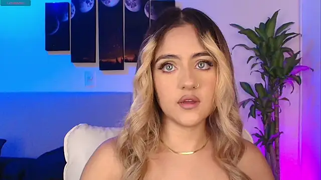 Snapshot of MaryMoon_ chatting on 11-30-25, 01:53 MaryMoon online show from 11-30-25, 01:53