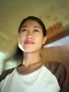 luy-xinh02 online show from 09-18-25, 12:01