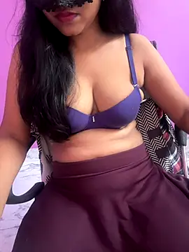 Snapshot of hottylizaa chatting on 10-23-25, 03:39 hottylizaa online show from 10-23-25, 03:39