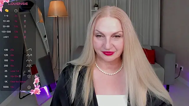 Nina Devillle online show from 10-15-25, 03:56