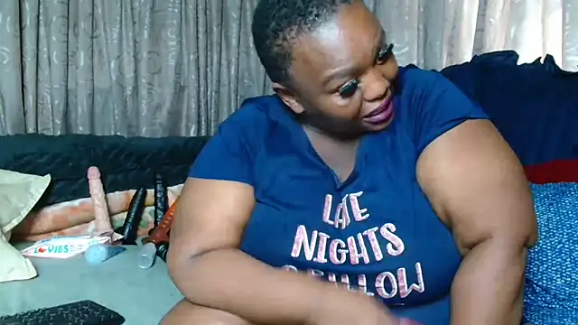 Snapshot of Bustyboobs02xx chatting on 12-23-25, 07:39 Bustyboobs02xx online show from 12-23-25, 07:39