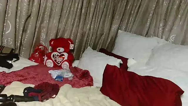 Snapshot of Bustyboobs02xx chatting on 02-04-26, 03:12 Bustyboobs02xx online show from 02-04-26, 03:12