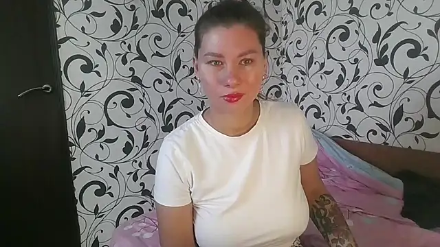 Snapshot of YourEmilie chatting on 10-23-25, 09:52 YourEmilie online show from 10-23-25, 09:52