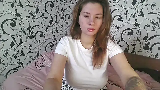 Snapshot of YourEmilie chatting on 10-29-25, 09:55 YourEmilie online show from 10-29-25, 09:55