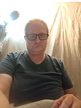 Snapshot of lindamarie_ chatting on 09-26-25, 05:39 lindamarie  online show from 09-26-25, 05:39