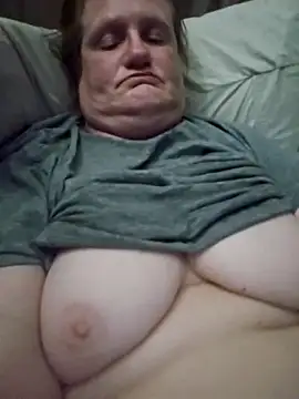 Snapshot of lindamarie_ chatting on 11-01-25, 04:31 lindamarie  online show from 11-01-25, 04:31