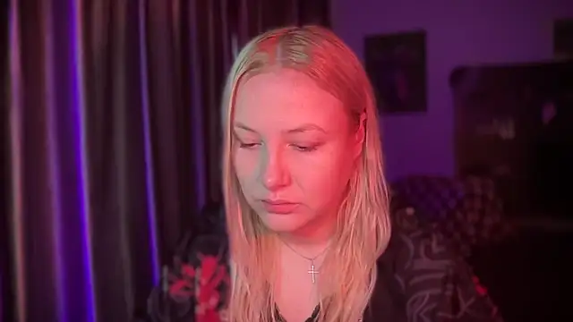 BikiHellena online show from 12-16-25, 05:23