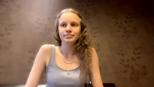 Snapshot of GlyndaCaver chatting on 09-23-25, 11:13 GlyndaCaver online show from 09-23-25, 11:13