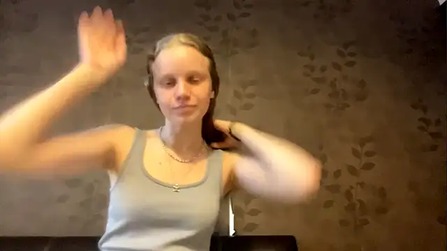 Snapshot of GlyndaCaver chatting on 09-25-25, 09:57 GlyndaCaver online show from 09-25-25, 09:57