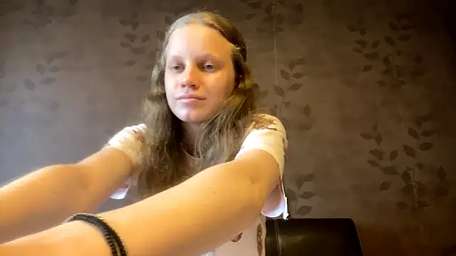 Snapshot of GlyndaCaver chatting on 09-28-25, 11:15 GlyndaCaver online show from 09-28-25, 11:15
