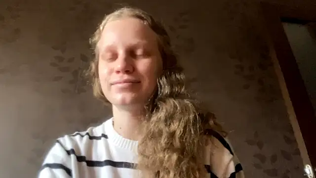 Snapshot of GlyndaCaver chatting on 10-09-25, 12:14 GlyndaCaver online show from 10-09-25, 12:14