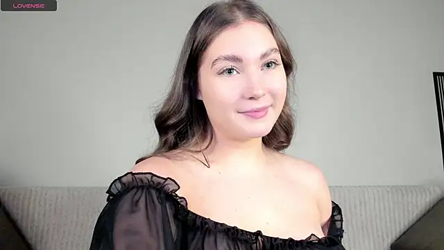 Snapshot of KristynSchwerin chatting on 10-17-25, 01:14 KristynSchwerin online show from 10-17-25, 01:14
