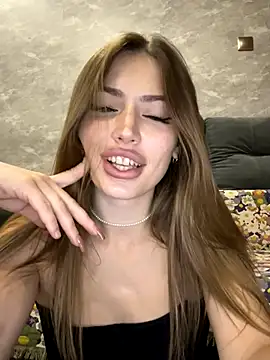 Snapshot of Elizabeth_Tay chatting on 09-23-25, 05:27 Elizabeth Tay online show from 09-23-25, 05:27