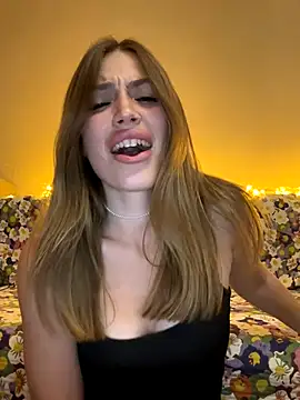 Snapshot of Elizabeth_Tay chatting on 09-28-25, 08:03 Elizabeth Tay online show from 09-28-25, 08:03