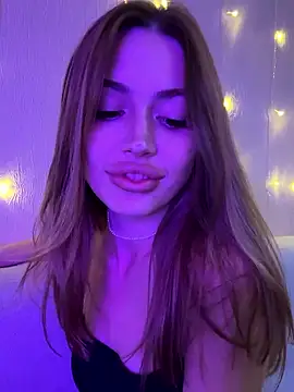 Snapshot of Elizabeth_Tay chatting on 10-15-25, 05:02 Elizabeth Tay online show from 10-15-25, 05:02