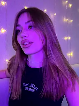 Snapshot of Elizabeth_Tay chatting on 10-26-25, 05:19 Elizabeth Tay online show from 10-26-25, 05:19