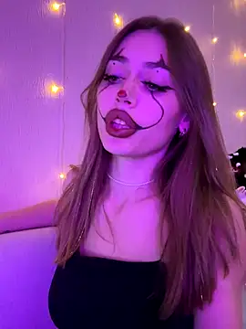 Snapshot of Elizabeth_Tay chatting on 10-31-25, 05:58 Elizabeth Tay online show from 10-31-25, 05:58