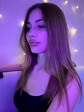 Snapshot of Elizabeth_Tay chatting on 11-07-25, 04:40 Elizabeth Tay online show from 11-07-25, 04:40