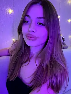 Snapshot of Elizabeth_Tay chatting on 11-11-25, 05:24 Elizabeth Tay online show from 11-11-25, 05:24