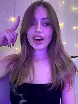 Snapshot of Elizabeth_Tay chatting on 11-12-25, 04:40 Elizabeth Tay online show from 11-12-25, 04:40