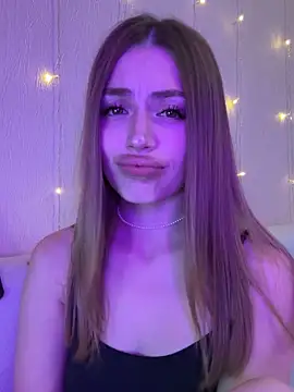 Snapshot of Elizabeth_Tay chatting on 11-20-25, 05:56 Elizabeth Tay online show from 11-20-25, 05:56