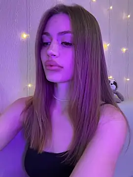 Snapshot of Elizabeth_Tay chatting on 11-22-25, 04:50 Elizabeth Tay online show from 11-22-25, 04:50