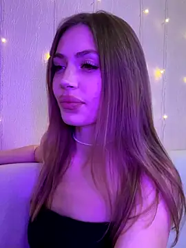 Snapshot of Elizabeth_Tay chatting on 11-27-25, 04:42 Elizabeth Tay online show from 11-27-25, 04:42