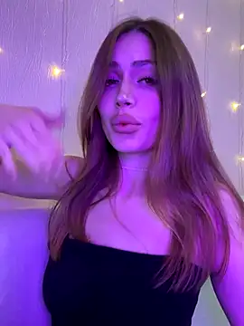 Snapshot of Elizabeth_Tay chatting on 11-28-25, 04:20 Elizabeth Tay online show from 11-28-25, 04:20