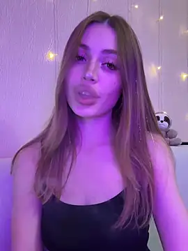 Snapshot of Elizabeth_Tay chatting on 12-01-25, 05:40 Elizabeth Tay online show from 12-01-25, 05:40