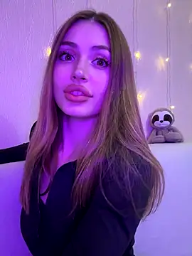 Snapshot of Elizabeth_Tay chatting on 12-02-25, 05:08 Elizabeth Tay online show from 12-02-25, 05:08