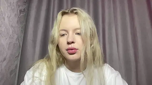 Snapshot of D0llySheep chatting on 10-04-25, 09:46 D0llySheep online show from 10-04-25, 09:46