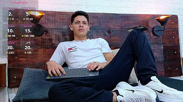 JhosuaVega online show from 11-12-25, 09:47