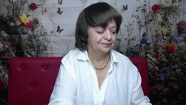Snapshot of MaltaFora chatting on 10-18-25, 11:00 MaltaFora online show from 10-18-25, 11:00