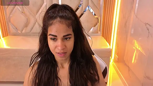 Maia Tx online show from 12-05-25, 01:14