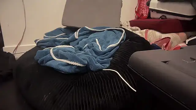 jasoncali305 online show from 11-12-25, 05:02