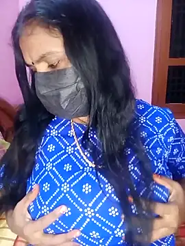 Snapshot of KannadaTamilTeluguBeauty chatting on 11-04-25, 03:11 KannadaTamilTeluguBeauty online show from 11-04-25, 03:11