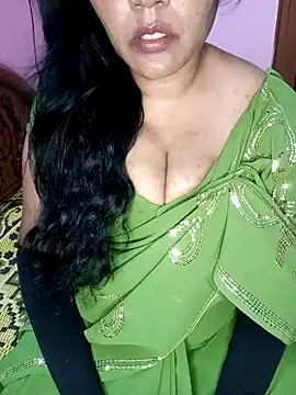 Snapshot of KannadaTamilTeluguBeauty chatting on 11-15-25, 06:48 KannadaTamilTeluguBeauty online show from 11-15-25, 06:48