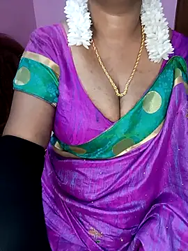 Snapshot of KannadaTamilTeluguBeauty chatting on 11-25-25, 06:41 KannadaTamilTeluguBeauty online show from 11-25-25, 06:41