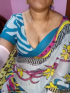 Snapshot of KannadaTamilTeluguBeauty chatting on 12-01-25, 02:44 KannadaTamilTeluguBeauty online show from 12-01-25, 02:44