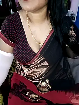 Snapshot of KannadaTamilTeluguBeauty chatting on 12-05-25, 05:38 KannadaTamilTeluguBeauty online show from 12-05-25, 05:38