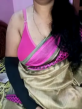 Snapshot of KannadaTamilTeluguBeauty chatting on 12-14-25, 02:33 KannadaTamilTeluguBeauty online show from 12-14-25, 02:33