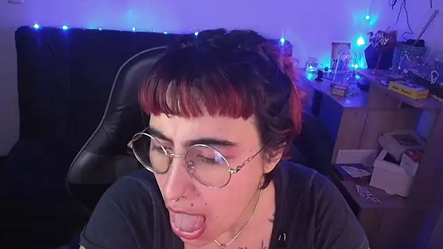 Miacatsito3 online show from 03-27-26, 08:26