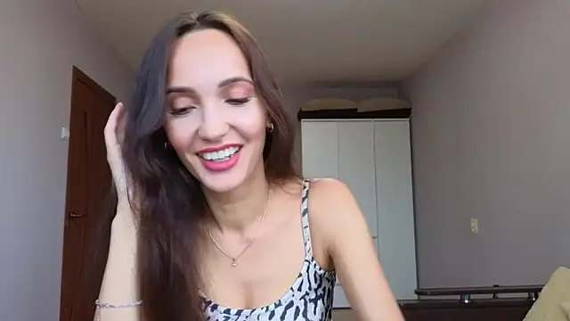 Lillian-Clark online show from 11-04-25, 10:36