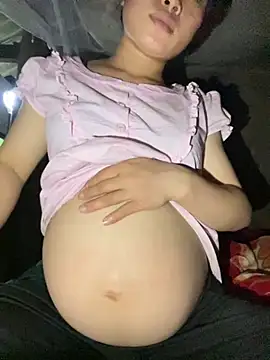 Snapshot of Van_xx chatting on 10-04-25, 02:09 Van xx online show from 10-04-25, 02:09